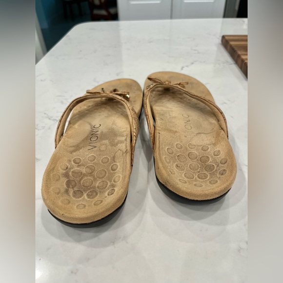 Vionic Bella Cork Flip Flops, size 8. - Picture 5 of 5